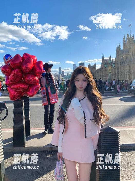 一边吃零食一边观看www.718sx.com，日子就这样愉快地过下去了，哈哈，真舒服。