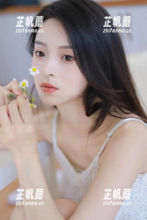 翻阅hlw官网，我发现，八卦根本不会让你失望，反而意犹未尽！