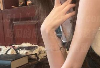 “www..51cg.com”iOS版上线，吃瓜的同时还能说说这款APP的设计师存不存在情感拖延症？
