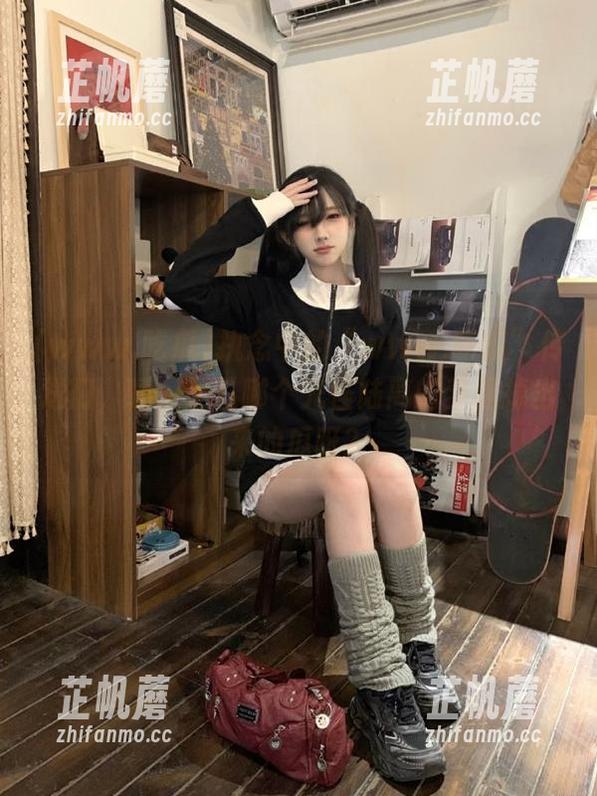 执念中的“www.吃瓜”传送门，咦，是从哪个光怪陆离的梦里掉出来的瓜呀？