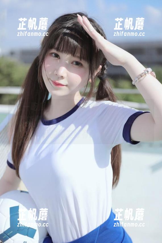 五一吃瓜 这五一吃瓜苹果版,用一根手指就能刷出今天所有的“大瓜”,这位热评的朋友好有眼光啊!
