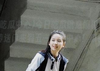 今日吃瓜讯息爆棚，赶快通过传送门来到五一吃瓜中心！瓜香四溢～
