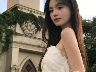 原来在“五一吃瓜群众app”看莫里秀，竟然能有这种奇妙的氛围！
