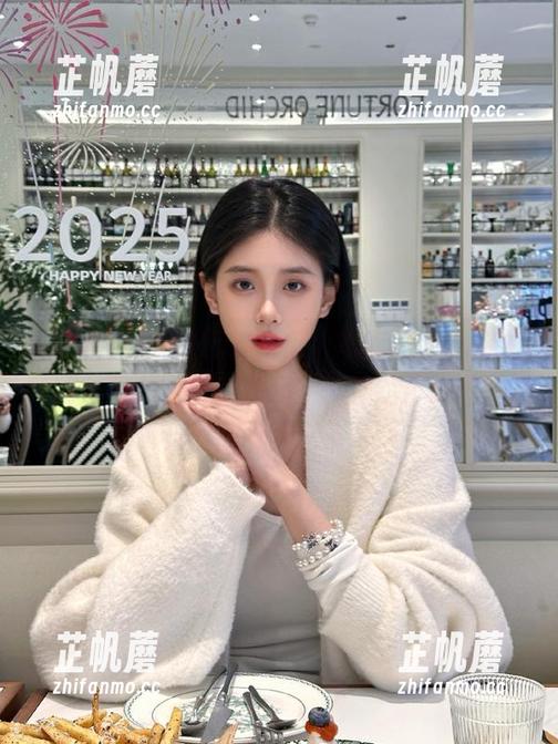 玩转吃瓜大本营app，你的朋友圈会变得有趣吗？试试这个幻觉！
