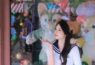 这才是真正的在线窥探圣地,吃瓜网的“入口”让好事者蠢蠢欲动。