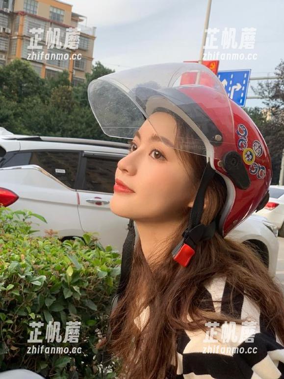 在吃瓜网址的入口，看她们的神无语表情，哈哈，这画面太让人想分享了！