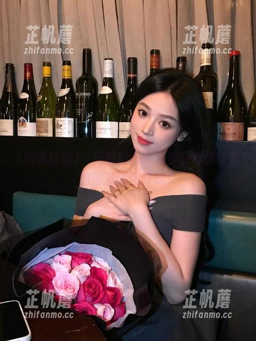 “网曝吃瓜”的登录界面比我的朋友圈还好玩？