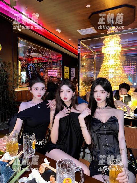 黑料网 登录黑料网51,心里有种说不出的期待,像是每次漫步在黑夜的边缘。