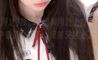 我就在黑料网址上划着，无意中看了个视频，果然又迷上了！